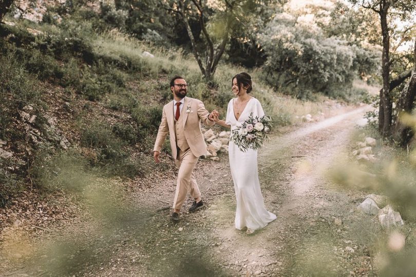 Un mariage au Domaine Le Grand Belly dans le Gard - Photos : Les Bandits - Blog mariage : La mariée aux pieds nus