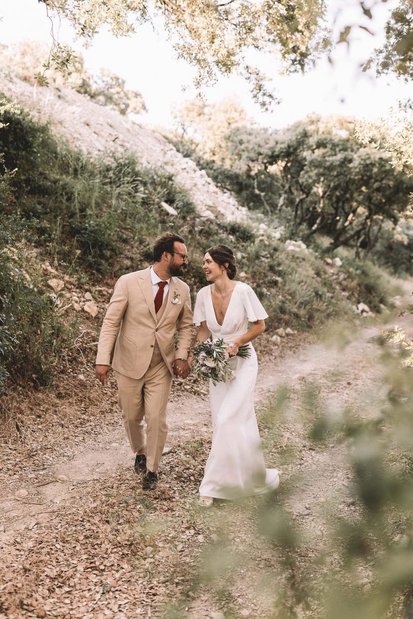 Un mariage au Domaine Le Grand Belly dans le Gard - Photos : Les Bandits - Blog mariage : La mariée aux pieds nus