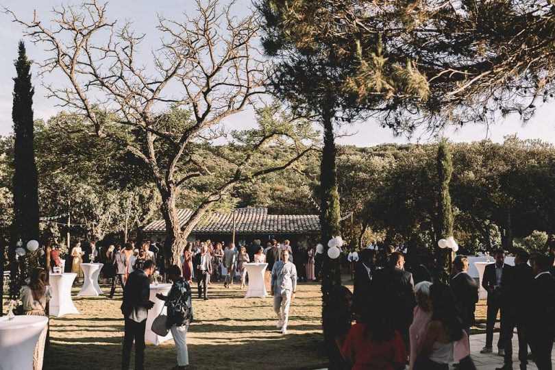 Un mariage au Domaine Le Grand Belly dans le Gard - Photos : Les Bandits - Blog mariage : La mariée aux pieds nus