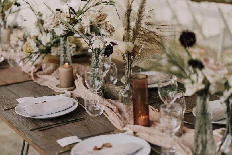 Un mariage au Domaine Sainte Colombe dans le Gard - Photos : Julien Navarre - Organisation : Artis Evenement - Blog mariage : La mariée aux pieds nus