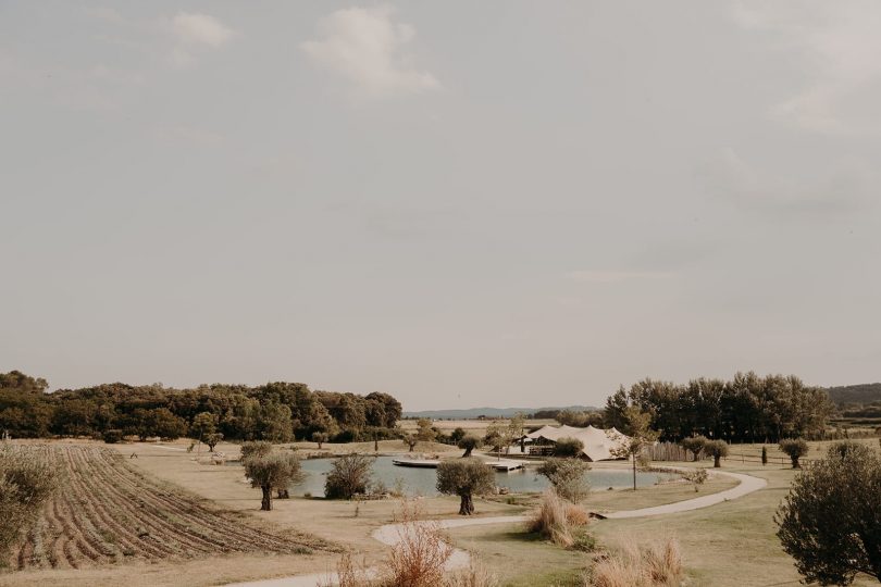 Un mariage aux Domaines de Patras en Provence - Photos : The Quirky - Blog mariage : La mariée aux pieds nus