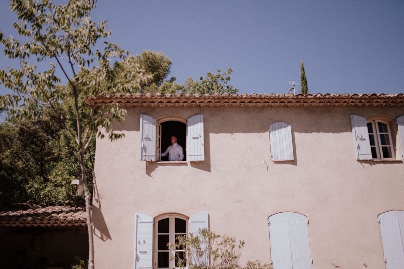 Un mariage au Domaine du Vallon des Sources en Provence - Photos :Lika Banshoya - Blog mariage : La mariée aux pieds nus