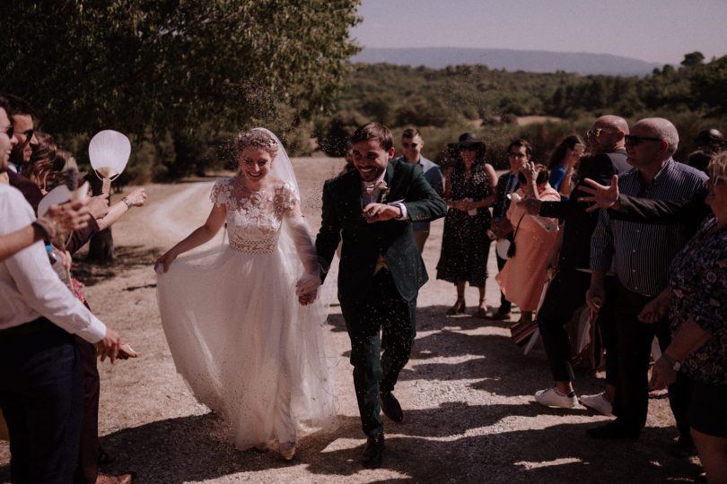 Un mariage au Domaine du Vallon des Sources en Provence - Photos :Lika Banshoya - Blog mariage : La mariée aux pieds nus