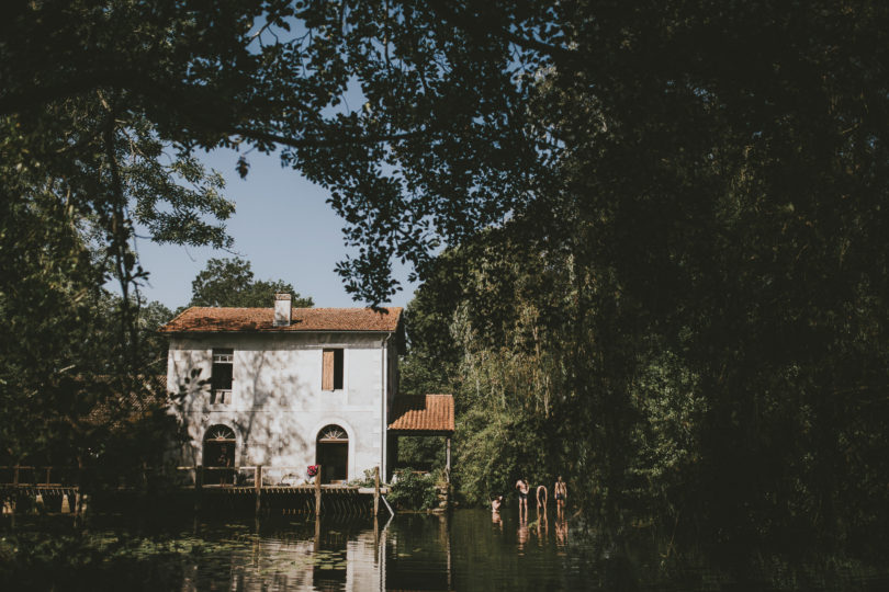 Un mariage dans un moulin en Dordogne - A découvrir sur le blog mariage www.lamarieeauxpiedsnus.com - Photos : Steven Bassilieaux