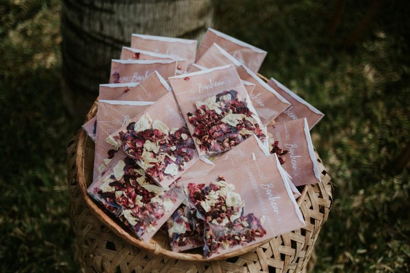 Un mariage éco-responsable en petit comité à La Réunion - Photos : Photography by Chloé - Blog mariage : La mariée aux pieds nus