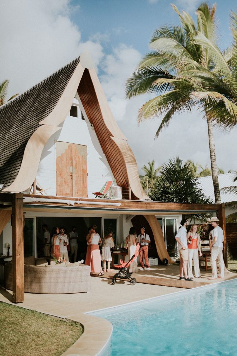 Un mariage éco-responsable en petit comité à La Réunion - Photos : Photography by Chloé - Blog mariage : La mariée aux pieds nus