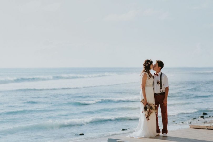 Un mariage éco-responsable en petit comité à La Réunion - Photos : Photography by Chloé - Blog mariage : La mariée aux pieds nus