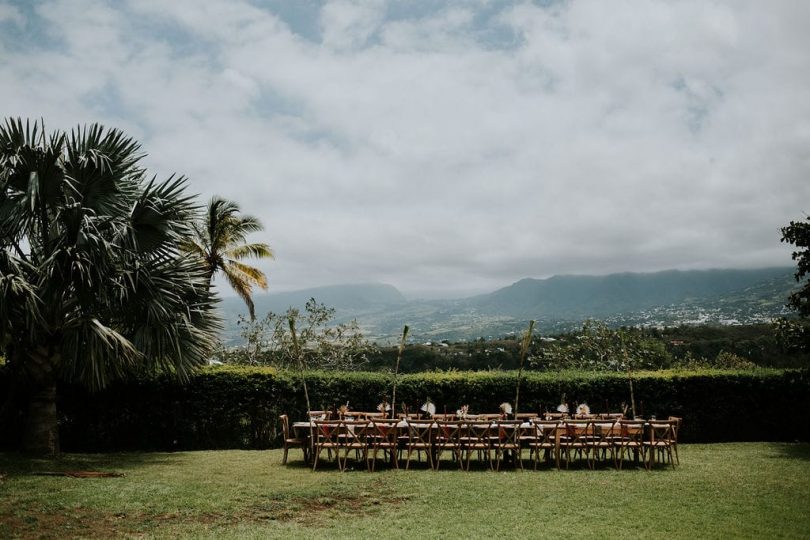 Un mariage éco-responsable en petit comité à La Réunion - Photos : Photography by Chloé - Blog mariage : La mariée aux pieds nus