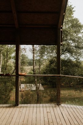 Un mariage éco-responsable au Bois Basalt en Auvergne - Photos : Anne Sophie Benoit - Blog mariage: : La mariée aux pieds nus