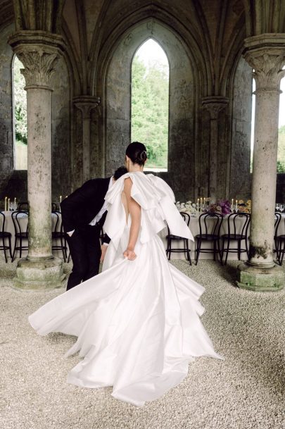 Un mariage élégant à l'Abbaye de Fontaine Guérard - Photos : Alexia Privitera - Blog mariage : La mariée aux pieds nus