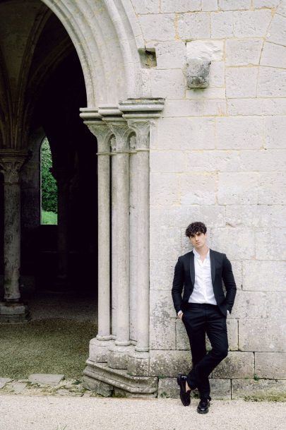 Un mariage élégant à l'Abbaye de Fontaine Guérard - Photos : Alexia Privitera - Blog mariage : La mariée aux pieds nus