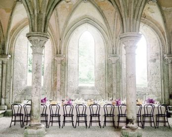 Un mariage élégant à l'Abbaye de Fontaine Guérard - Photos : Alexia Privitera - Blog mariage : La mariée aux pieds nus