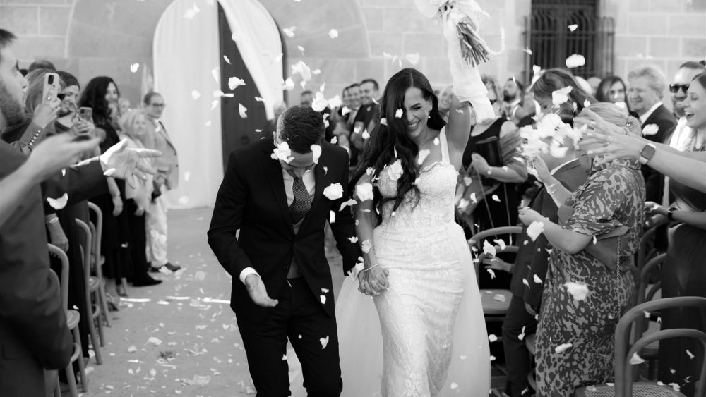 Un mariage élégant à Barcelone en Espagne - Photos : AK Studio Wedding - Blog mariage : La mariée aux pieds nus