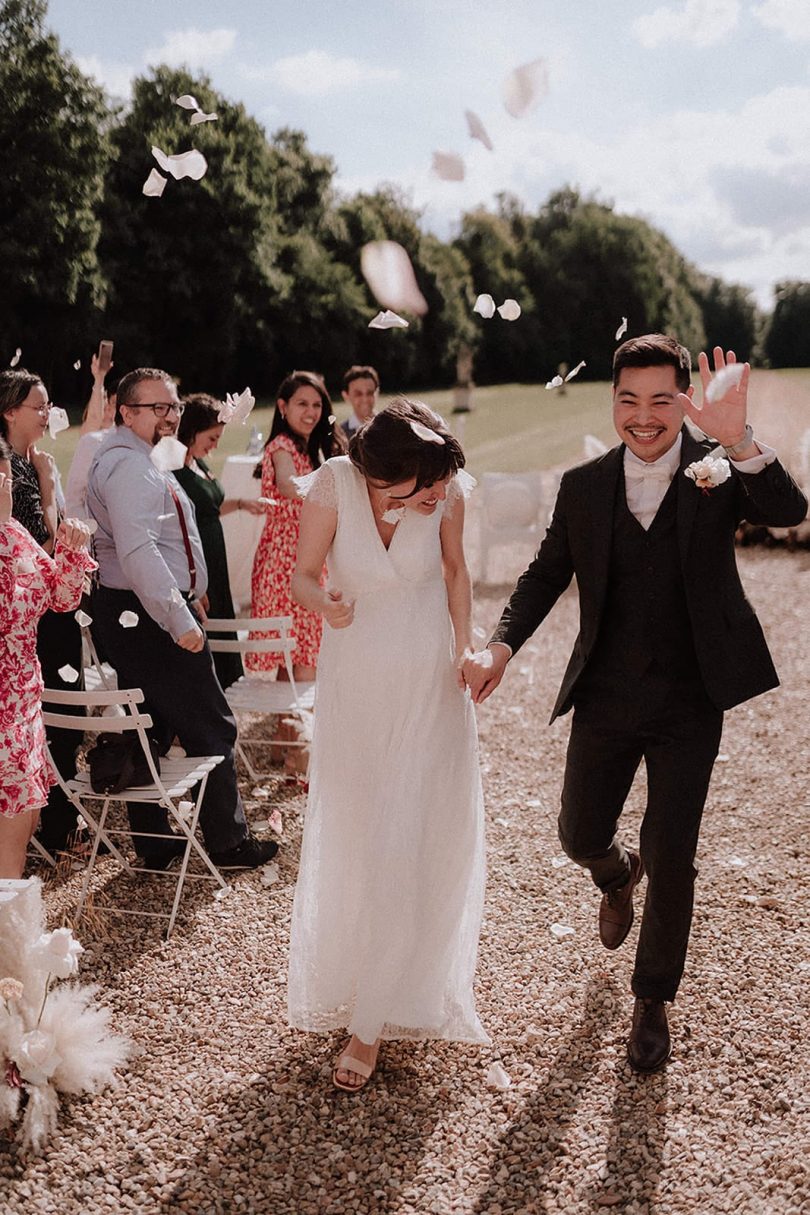 Un mariage élégant au Château de Dangu en Normandie - Photos : Lika Banshoya - Blog mariage : La mariée aux pieds nus