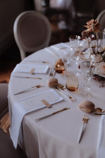 Un mariage élégant au Château de Dangu en Normandie - Photos : Lika Banshoya - Blog mariage : La mariée aux pieds nus