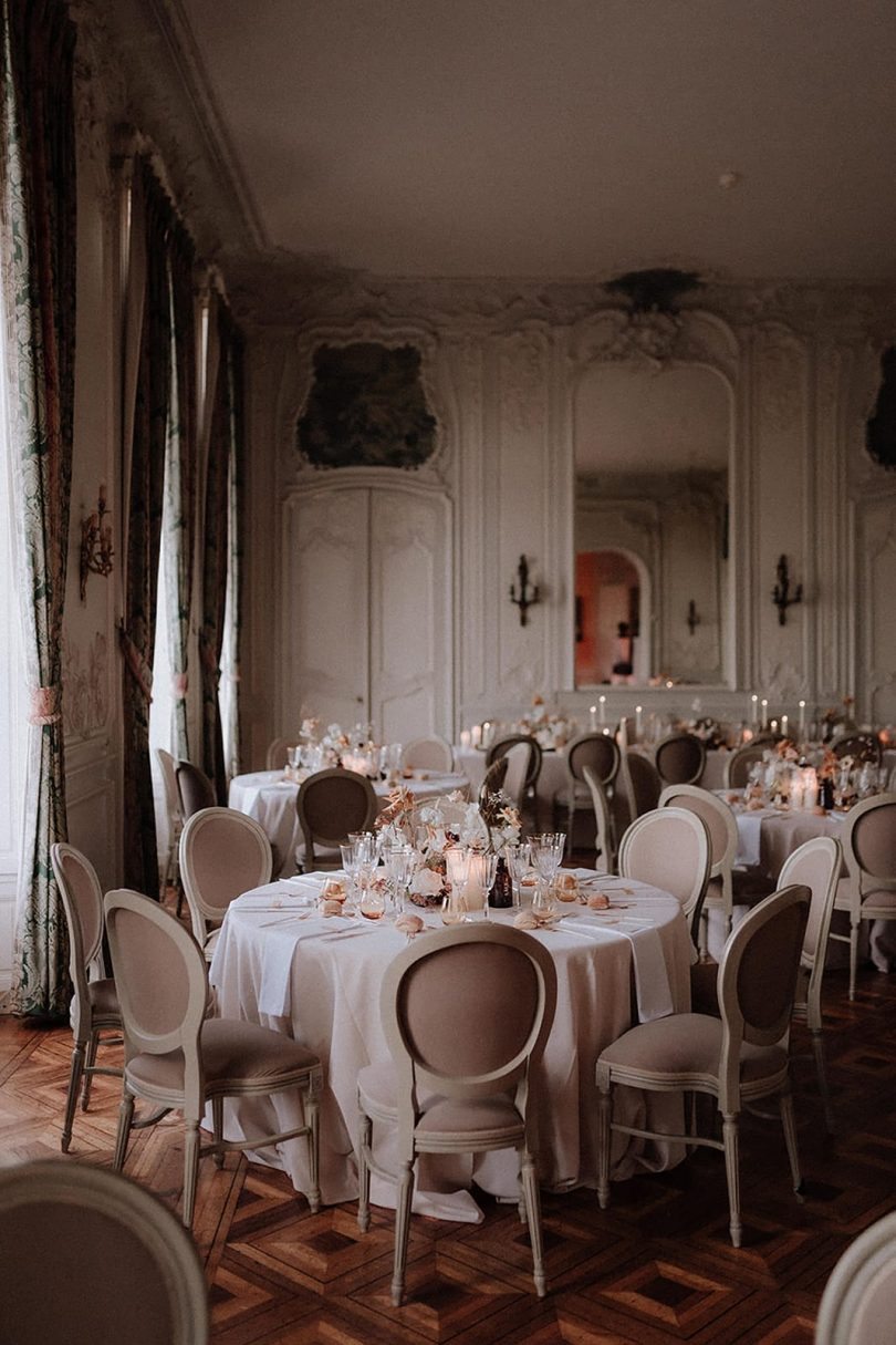 Un mariage élégant au Château de Dangu en Normandie - Photos : Lika Banshoya - Blog mariage : La mariée aux pieds nus