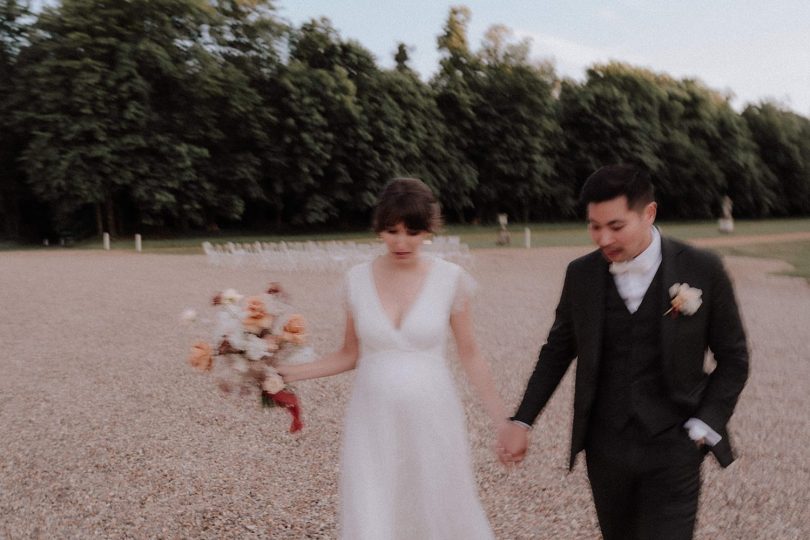 Un mariage élégant au Château de Dangu en Normandie - Photos : Lika Banshoya - Blog mariage : La mariée aux pieds nus