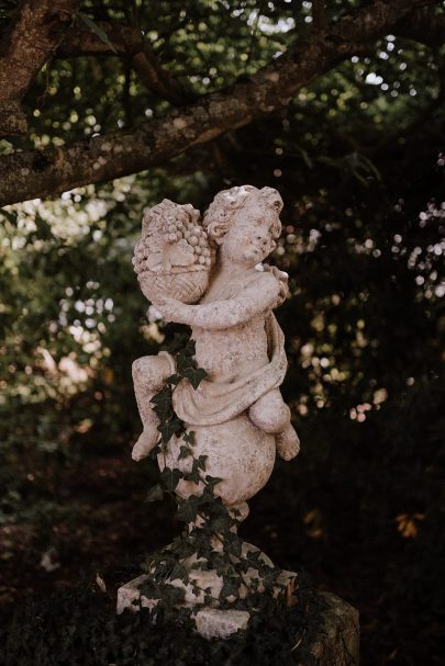 Un mariage élégant au Château de Carsix en Normandie - Photos : Lika Banshoya - Blog mariage : La mariée aux pieds nus