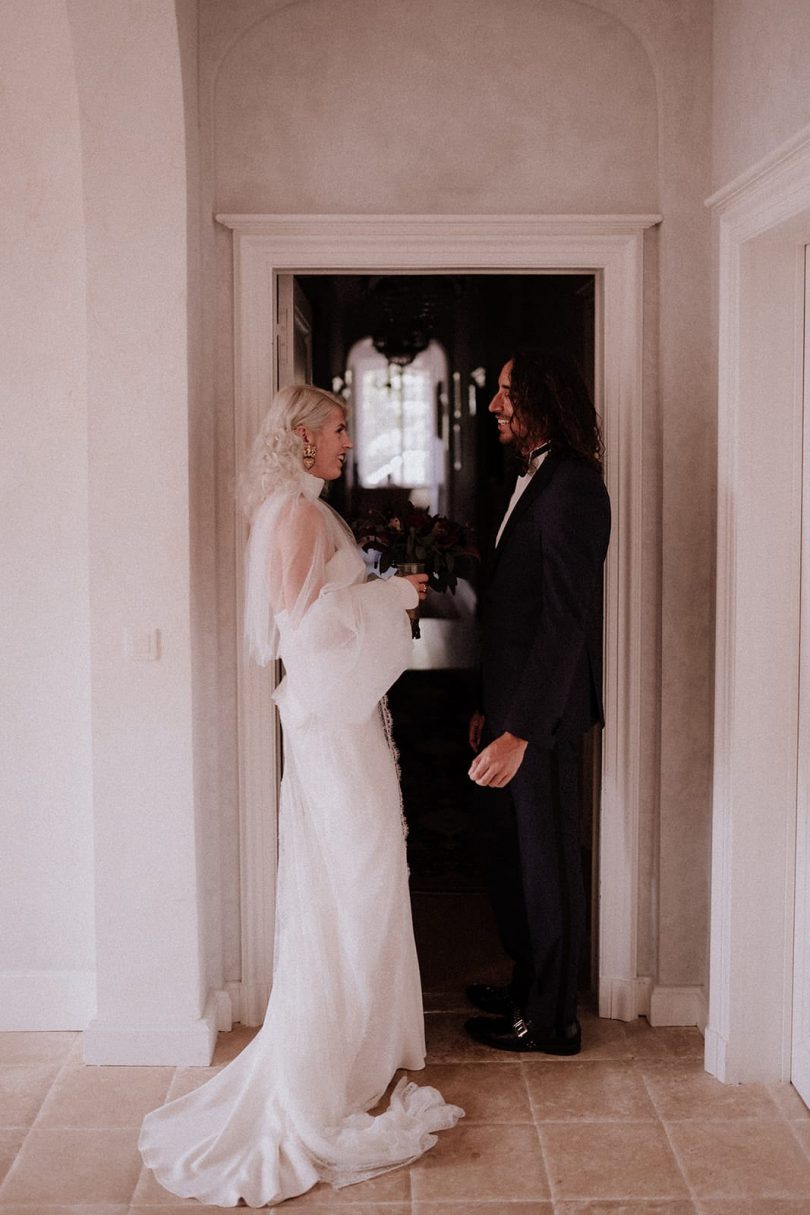 Un mariage élégant au Château de Carsix en Normandie - Photos : Lika Banshoya - Blog mariage : La mariée aux pieds nus