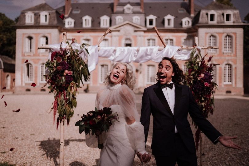 Un mariage élégant au Château de Carsix en Normandie - Photos : Lika Banshoya - Blog mariage : La mariée aux pieds nus