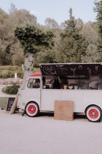 Un mariage élégant au Château de Robernier dans le Var - Photos : Lika Banshoya - Blog mariage : La mariée aux pieds nus