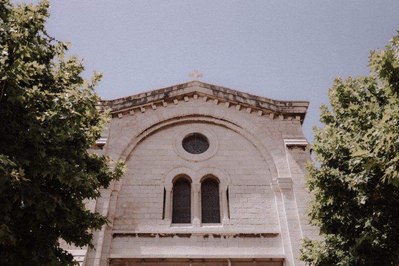 Un mariage élégant au Château de Robernier dans le Var - Photos : Lika Banshoya - Blog mariage : La mariée aux pieds nus