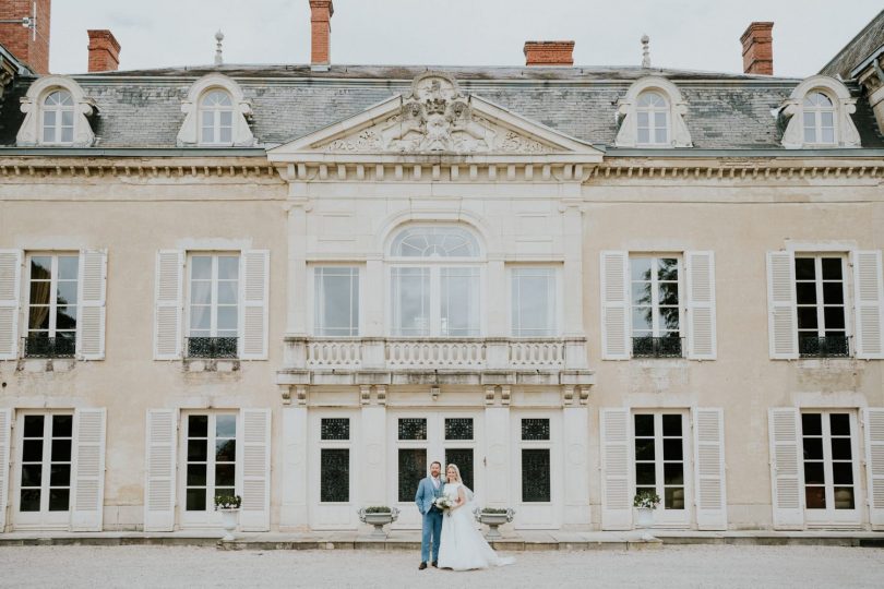 Un mariage élégant au Château de Varenne en Bourgogne - Photos : Photography by Chloé - Blog mariage : La mariée aux pieds nus