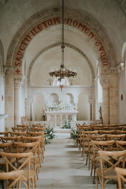 Un mariage élégant au Château de Varenne en Bourgogne - Photos : Photography by Chloé - Blog mariage : La mariée aux pieds nus