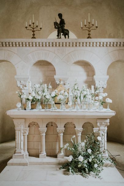 Un mariage élégant au Château de Varenne en Bourgogne - Photos : Photography by Chloé - Blog mariage : La mariée aux pieds nus