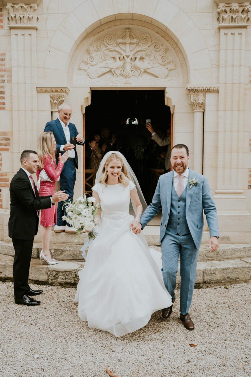 Un mariage élégant au Château de Varenne en Bourgogne - Photos : Photography by Chloé - Blog mariage : La mariée aux pieds nus