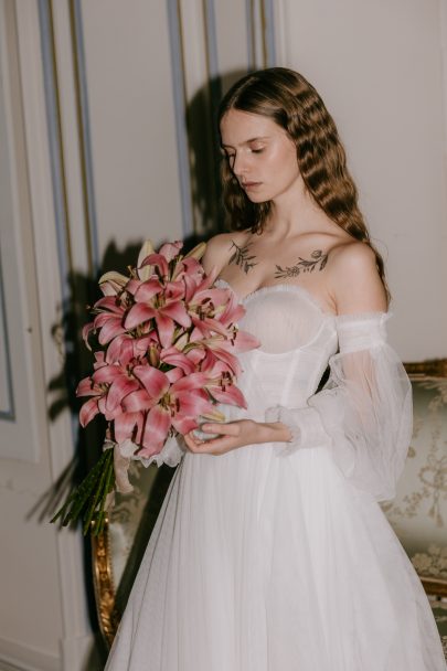 Un mariage au Château de Vézins - Photographe : Julia Allio - Décoration : Les Nanas Studio Floral - Blog mariage : La mariée aux pieds nus