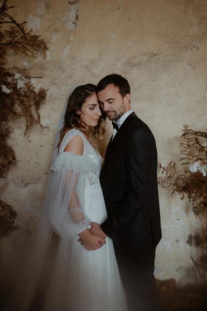 Un mariage simple et élégant en automne - Photos : Les Histoires d'A - Blog mariage : La mariée aux pieds nus