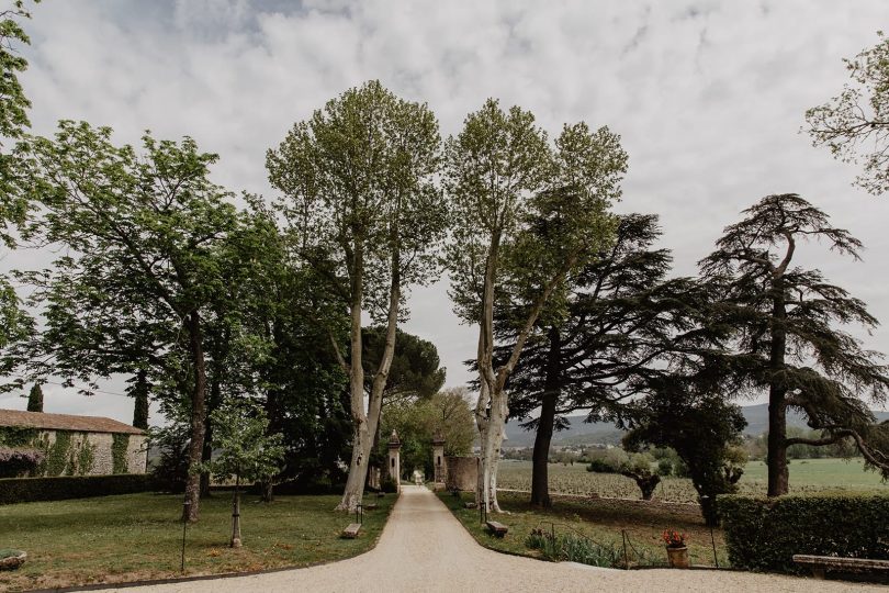 Un mariage élégant en noir et blanc au Domaine Walbaum - Photos : Gwen Dumoulin - Blog mariage : La mariée aux pieds nus