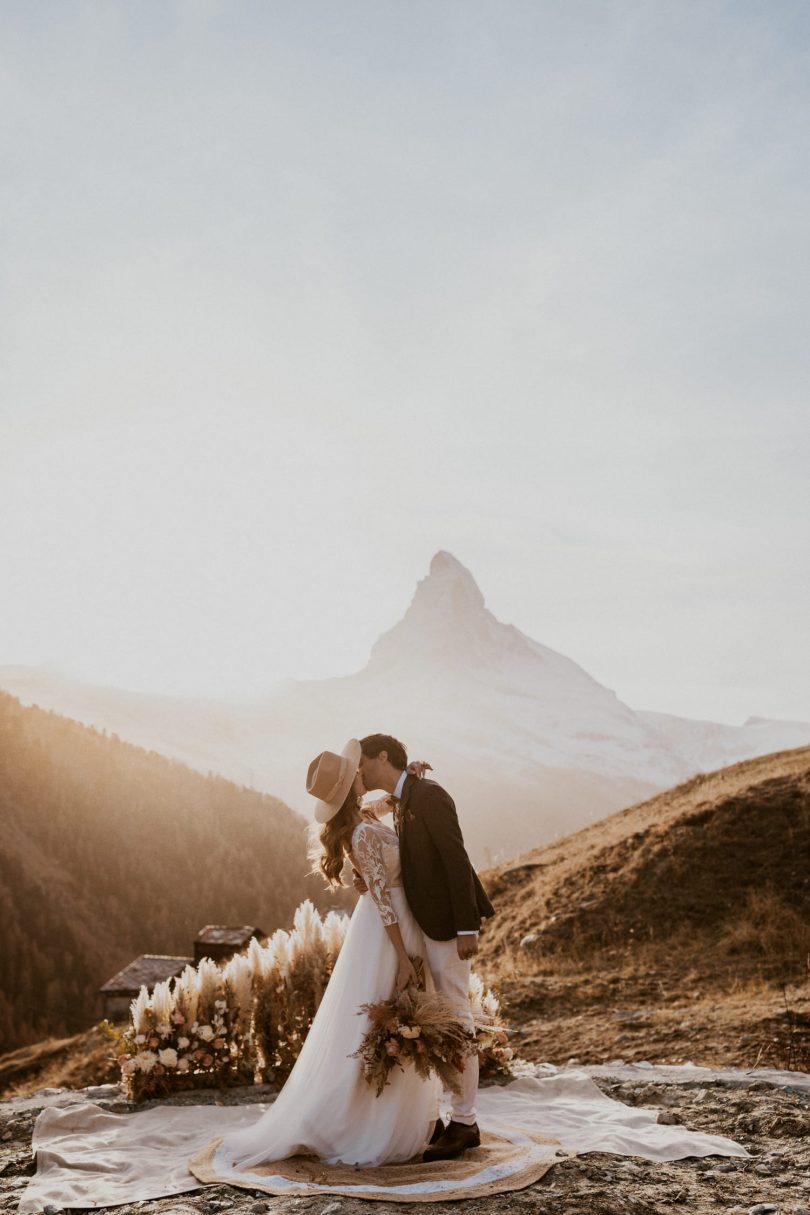 Un elopement bohème à Zermatt en Suisse - Photos : Cécilia Hofer - Blog mariage : La mariée aux pieds nus