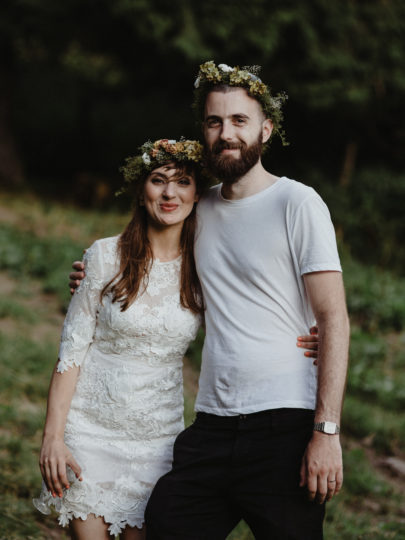 Un mariage petit budget en petit comité dans une auberge des Vosges - A découvrir sur le blog mariage www.lamarieeauxpiedsnus.com - Photos : Capyture