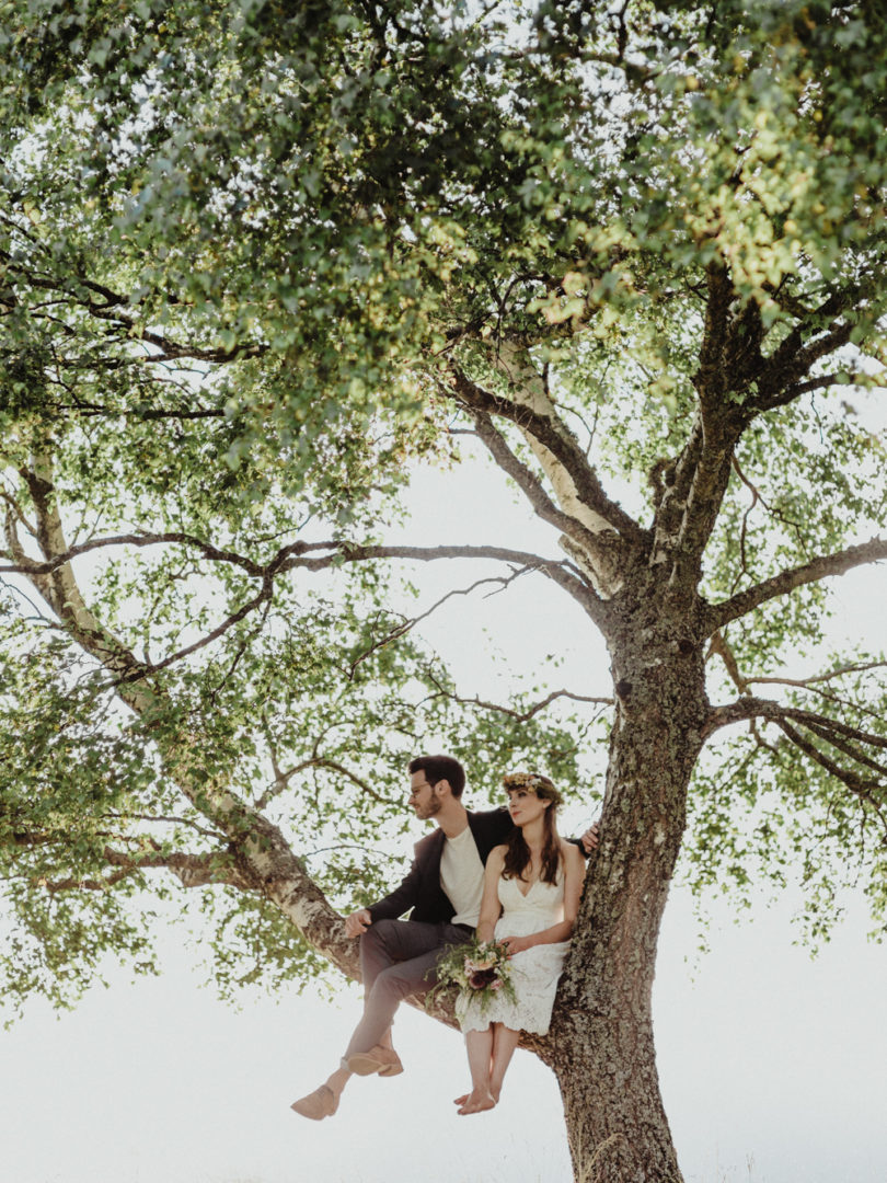 Un mariage petit budget en petit comité dans une auberge des Vosges - A découvrir sur le blog mariage www.lamarieeauxpiedsnus.com - Photos : Capyture