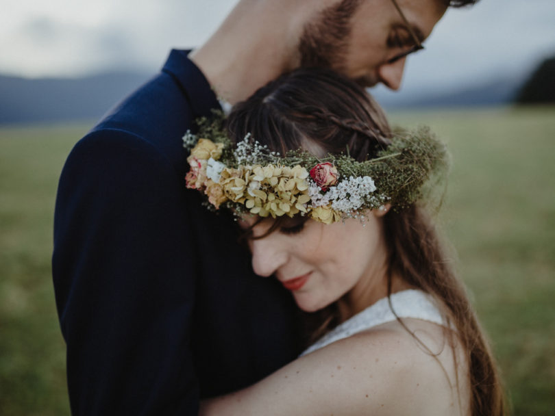 Un mariage petit budget en petit comité dans une auberge des Vosges - A découvrir sur le blog mariage www.lamarieeauxpiedsnus.com - Photos : Capyture