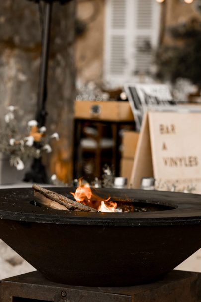 Un mariage à l'Ermitage de Brouilly dans le Beaujolais - Photos : Rock'nBrides - Blog mariage : La mariée aux pieds nus