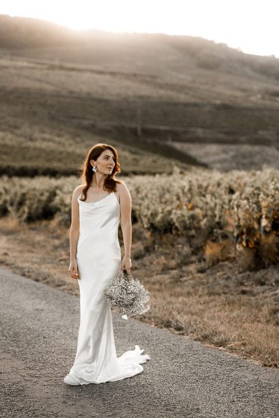 Un mariage à l'Ermitage de Brouilly dans le Beaujolais - Photos : Rock'nBrides - Blog mariage : La mariée aux pieds nus