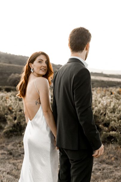 Un mariage à l'Ermitage de Brouilly dans le Beaujolais - Photos : Rock'nBrides - Blog mariage : La mariée aux pieds nus