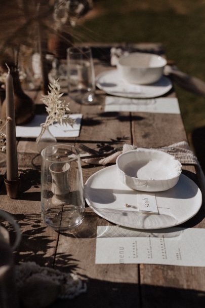 Un mariage wabi sabi au pied des falaises d'Etretat - Photos : Lika Banshoya - Design : Artis - Blog mariage : La mariée aux pieds nus