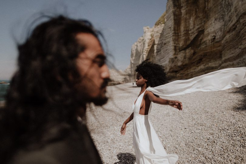 Un mariage wabi sabi au pied des falaises d'Etretat - Photos : Lika Banshoya - Design : Artis - Blog mariage : La mariée aux pieds nus