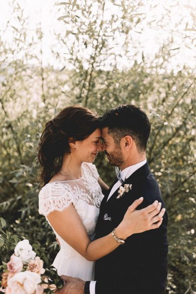 Un mariage à La Ferme Fortia en Drôme Provençale - Photos : Les Bandits - Blog mariage : La mariée aux pieds nus