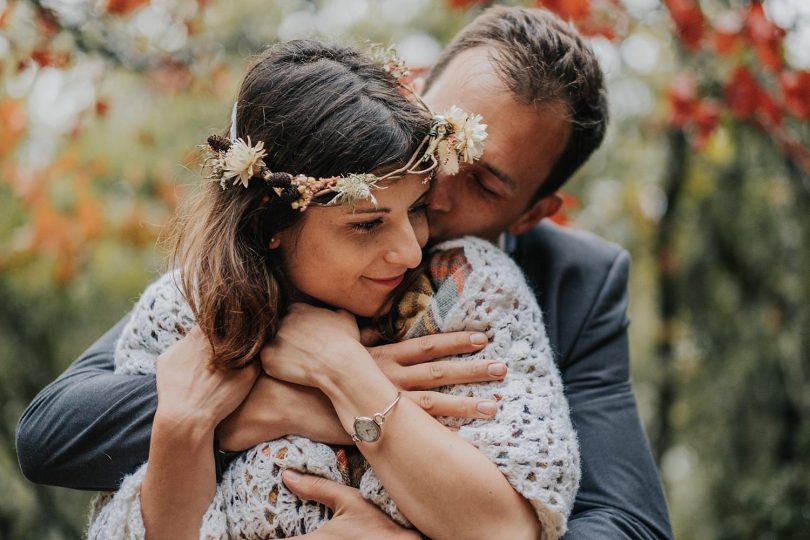 Des fiançailles sous la pluie dans une bergerie du Var - Photos : VAléry Villard - Blog mariage : La mariée aux pieds nus