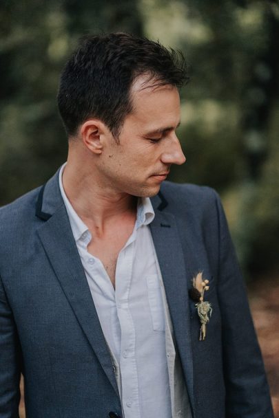 Des fiançailles sous la pluie dans une bergerie du Var - Photos : VAléry Villard - Blog mariage : La mariée aux pieds nus