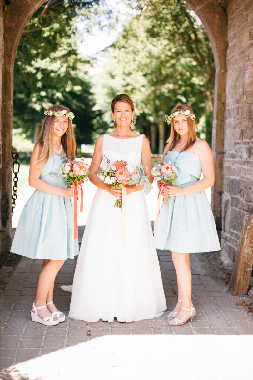 Un mariage corail et vert d'eau dans le Finistère à découvrir sur le blog mariage www.lamarieeauxpiedsnus.com - Photos : Sophie Delaveau