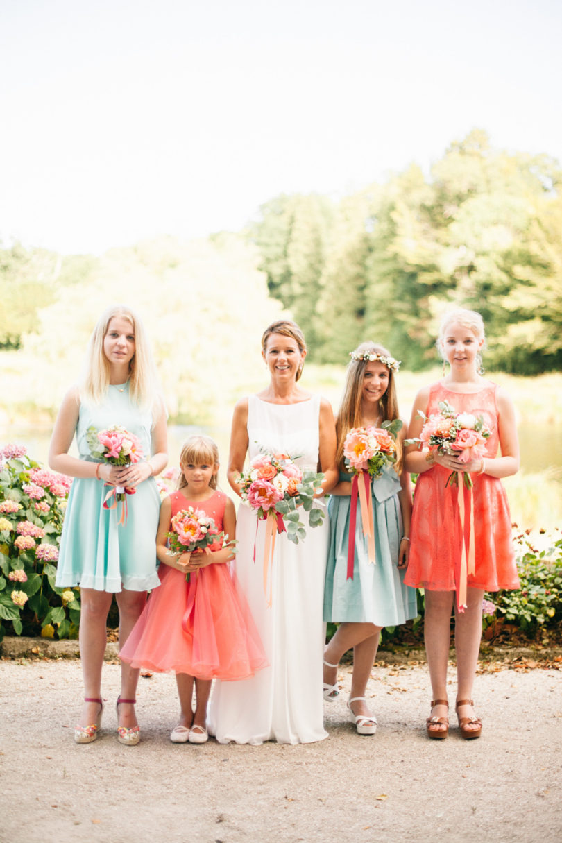 Un mariage corail et vert d'eau dans le Finistère à découvrir sur le blog mariage www.lamarieeauxpiedsnus.com - Photos : Sophie Delaveau