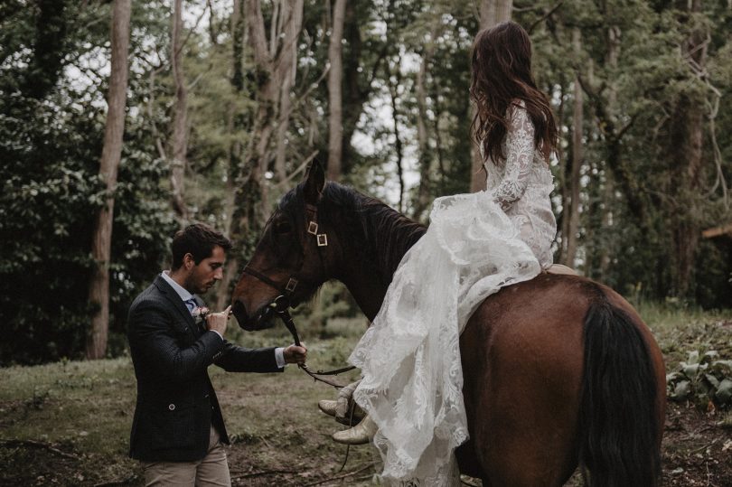 Un mariage folk dans la forêt - La mariée aux pieds nus