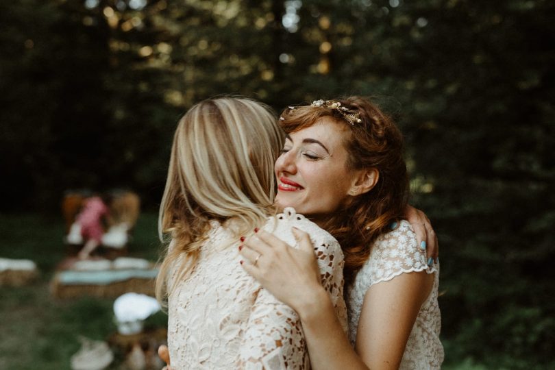 Un mariage folk en Suisse - La bohème photographie - La mariée aux pieds nus