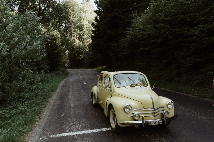 Un mariage folk en Suisse - La bohème photographie - La mariée aux pieds nus